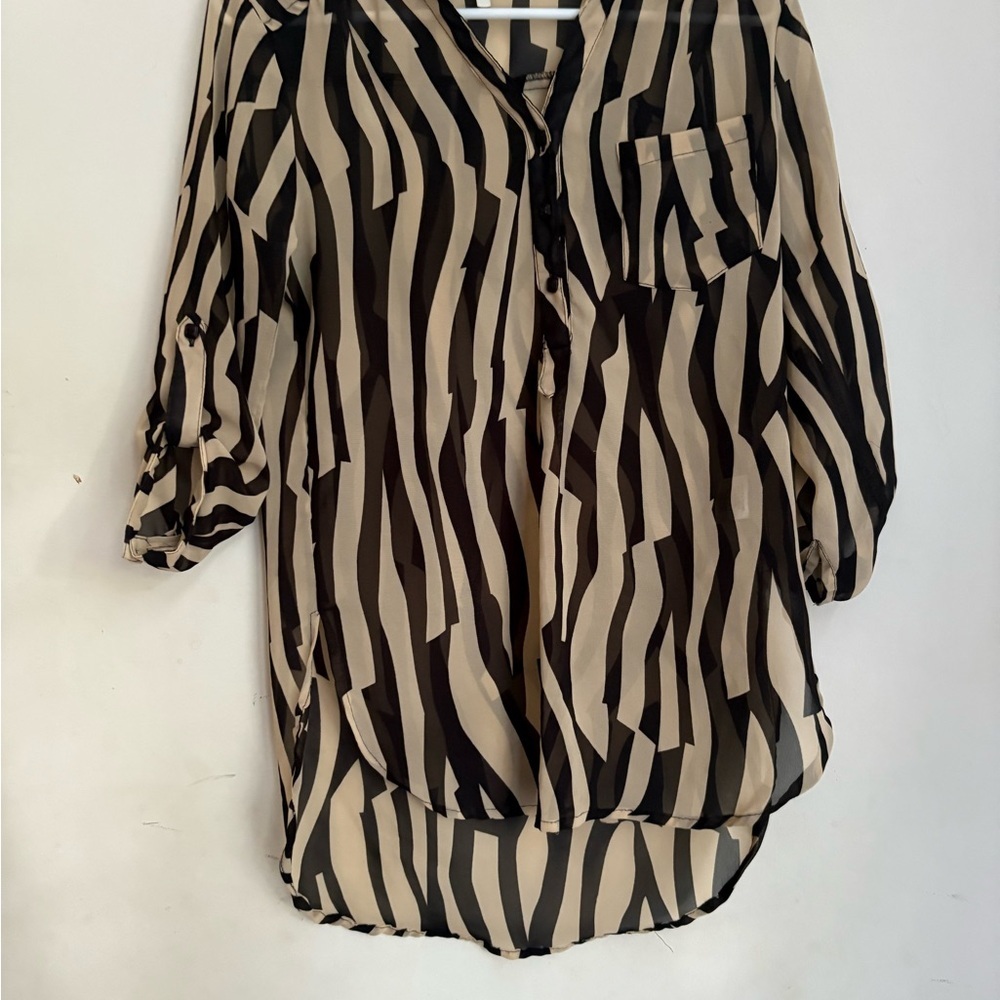 Truth zebra print button up 3/4 sleeve blouse siz… - image 4